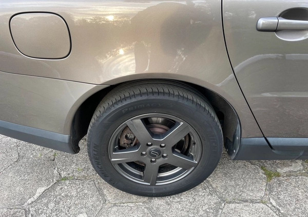 Volvo V70 cena 25400 przebieg: 222000, rok produkcji 2009 z Limanowa małe 211